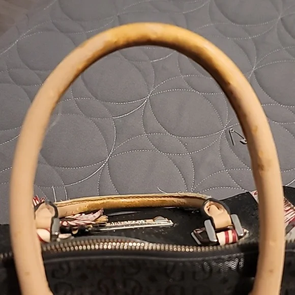 Guess purse - Picture 14 of 14